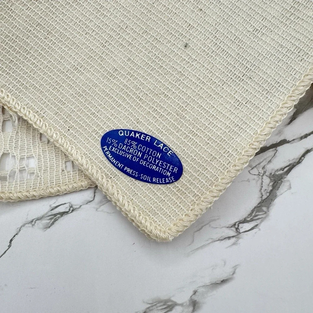 Vintage Quaker Lace Napkins Set of 5 Permanent Press Soil Release Cutwork Corner